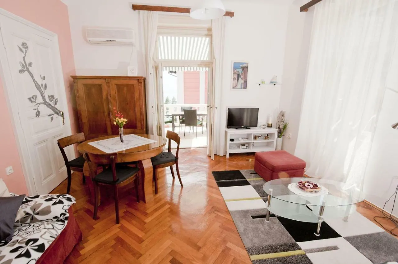 Apartment Dora Slatina 奥帕提亚 克罗地亚
